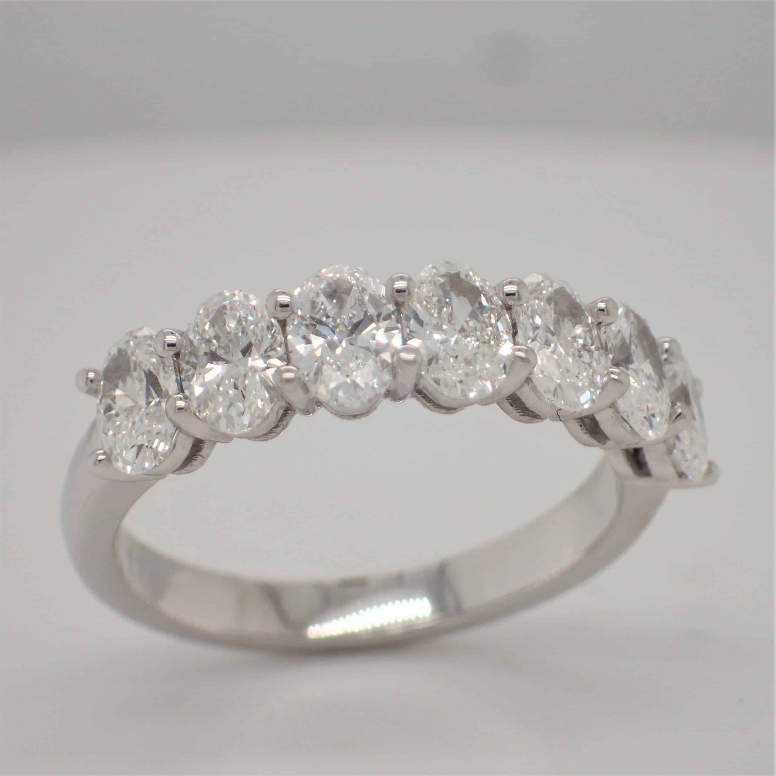 Oval diamond ring