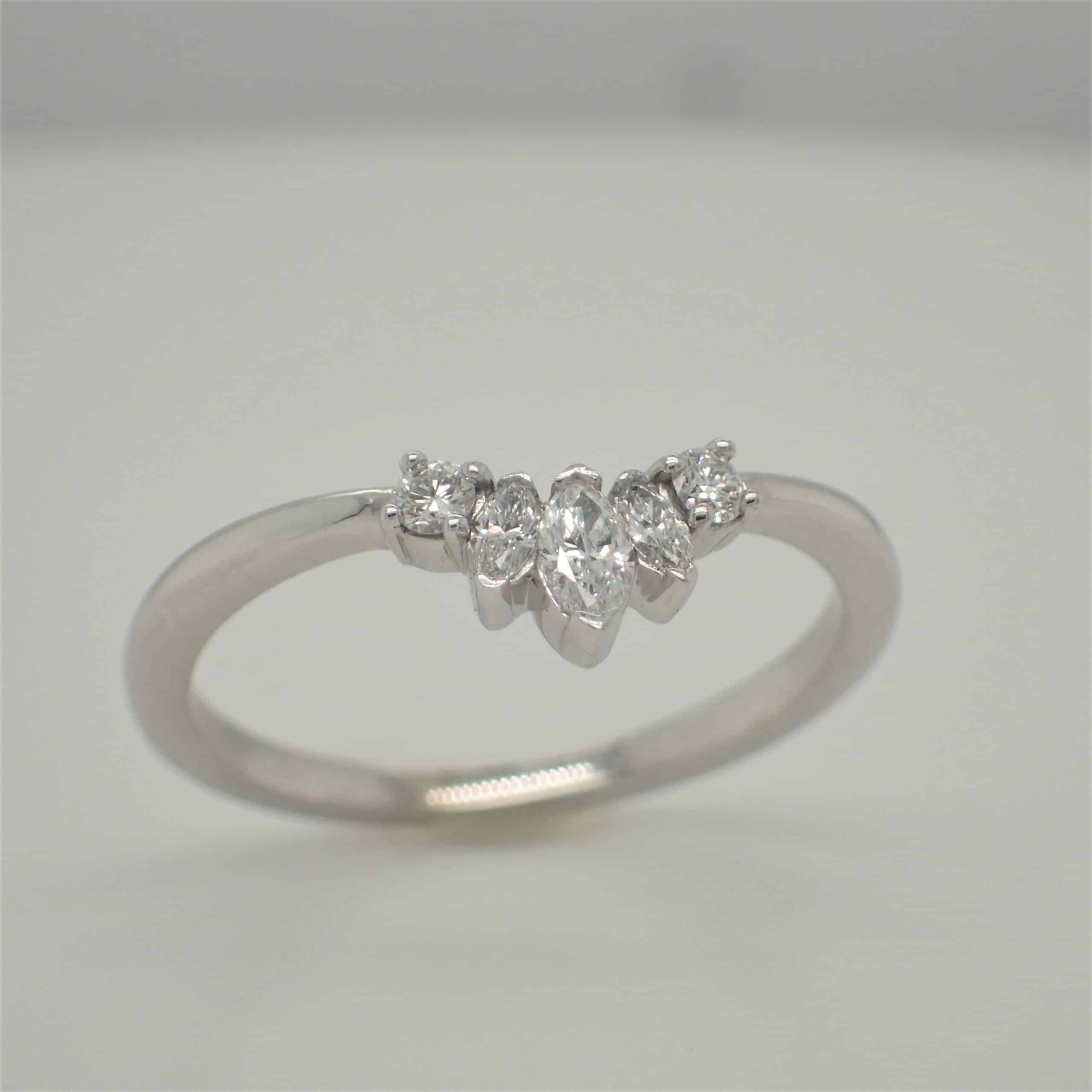 Fitted diamond ring